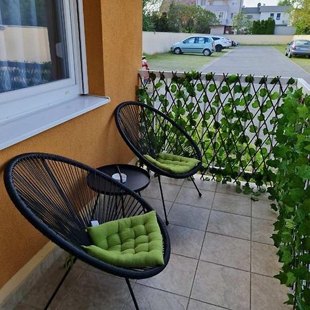 Apartman Vinyl - Self Chek-In Osijek Exterior photo